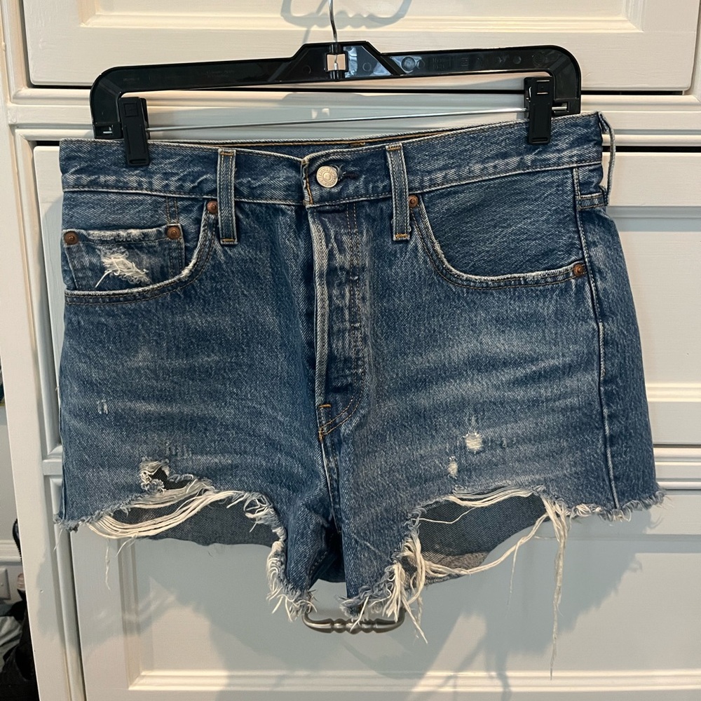Levi’s women’s denim shorts size 28
